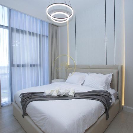 Standard 2Bhk Located In Azizi Riviera 46 ดูไบ ภายนอก รูปภาพ