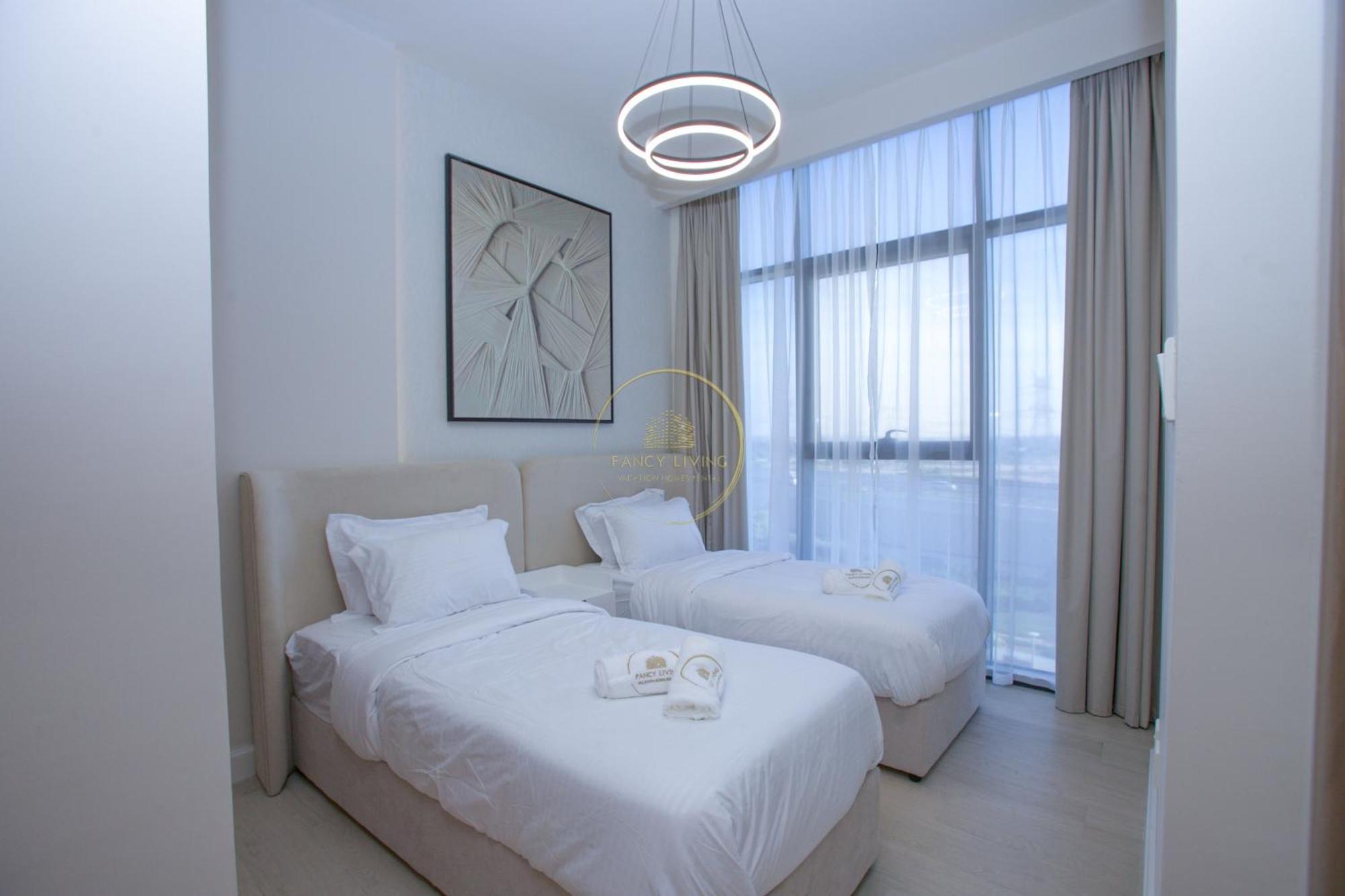 Standard 2Bhk Located In Azizi Riviera 46 ดูไบ ภายนอก รูปภาพ